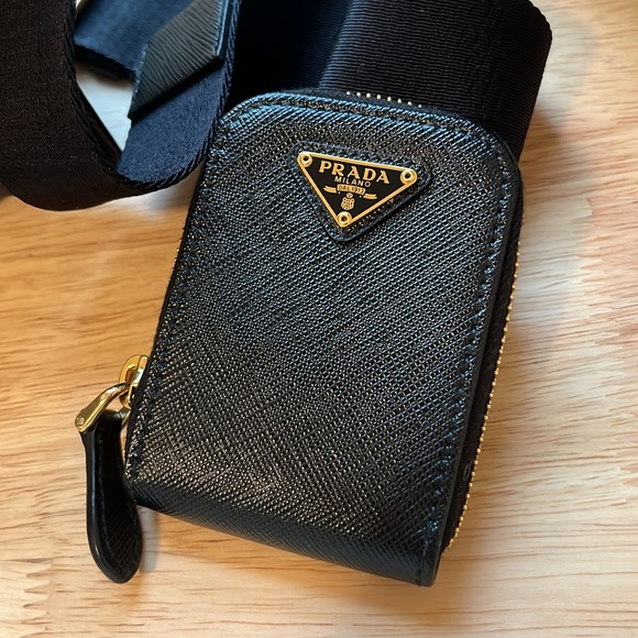 Prada Re-edition 2005 saffiano leather - Picture 2 of 10